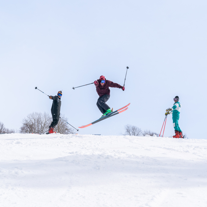 Sommet Saint Sauveur Ski Experimente Intermediaire Acrobatique Ami