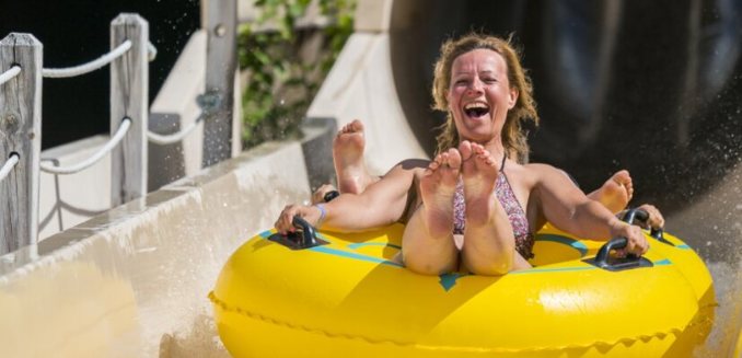 Sommet Saint Sauveur Parc Aquatique Sourire Ete Glissade Eau