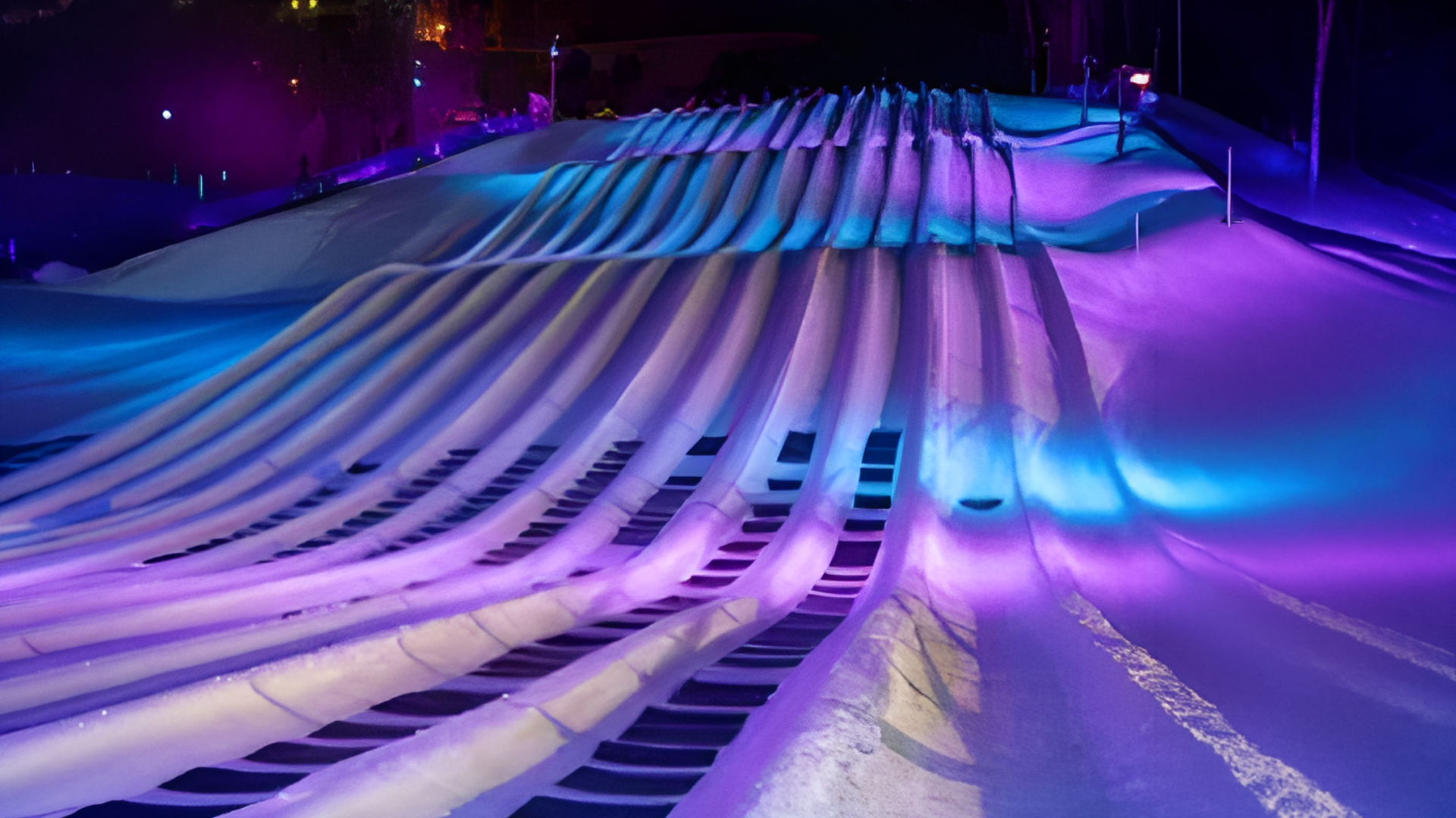 Les Sommets Glissades Sur Tube Tapis Dome Illumine
