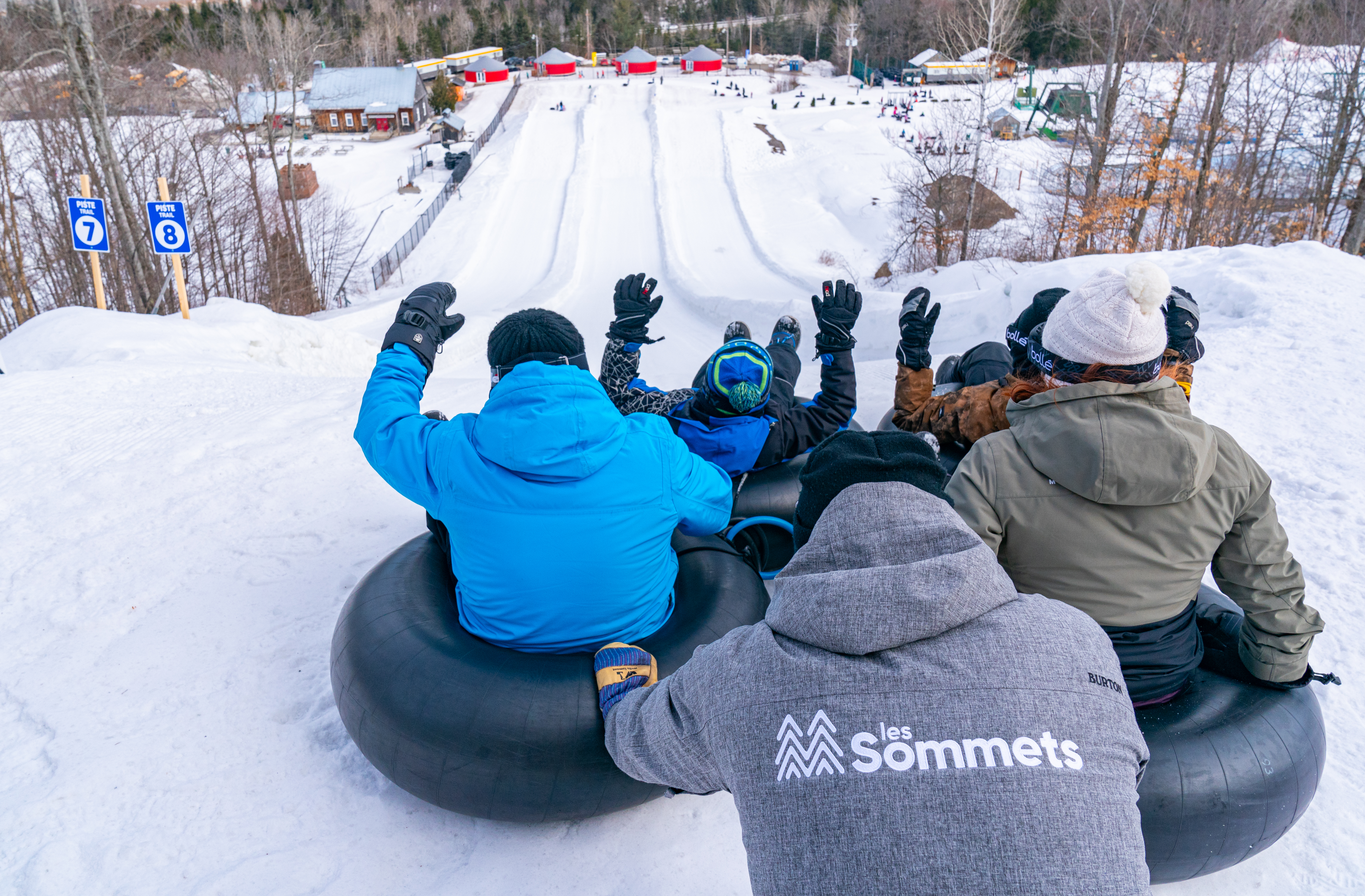 Versant Avila Glissade Tube Groupe Neige Plaisir