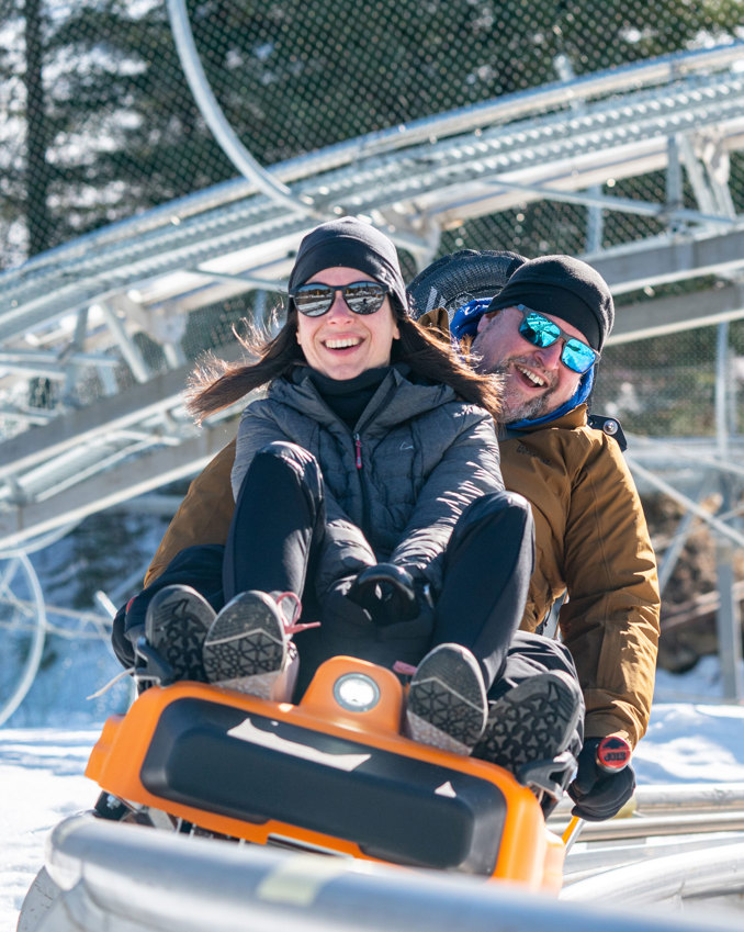 Sommet Saint Sauveur Parc Fun Viking Hiver Attraction Couple Sortie