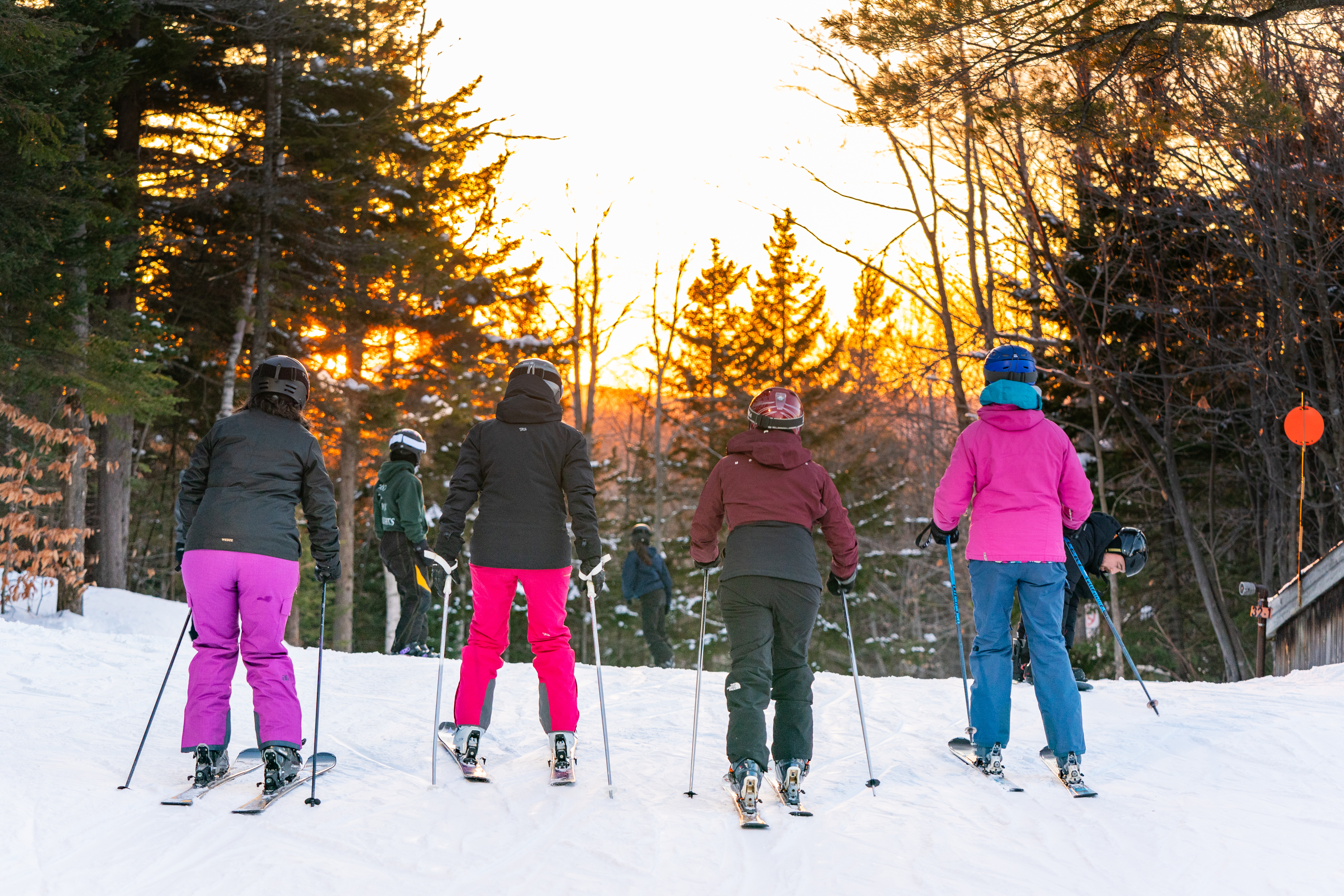 Sommet Saint Sauveur Ski Ami Coucher Soleil Hiver