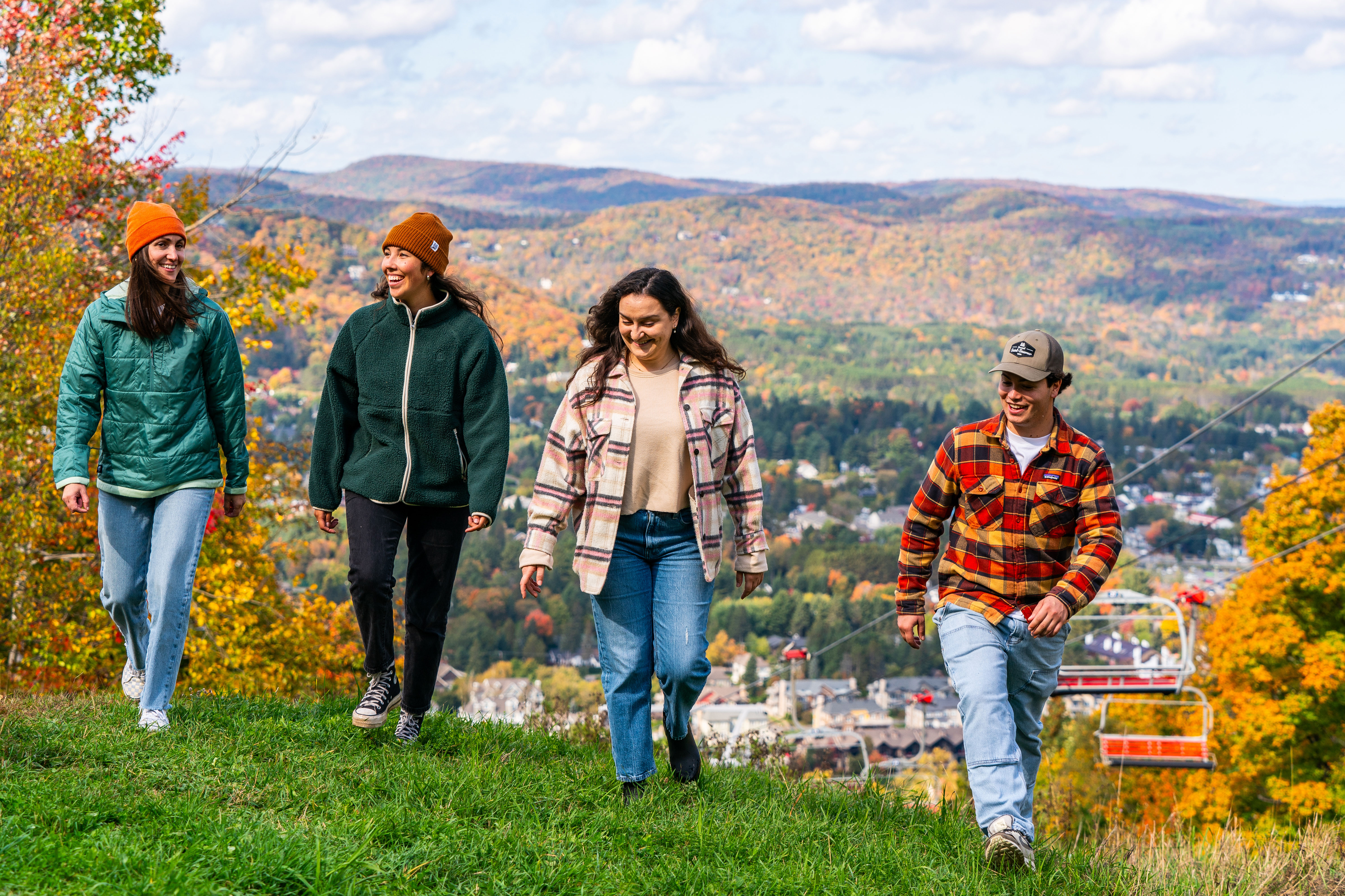Sommet Saint Sauveur Montagne Automne Jour Adulte Marche Paysage