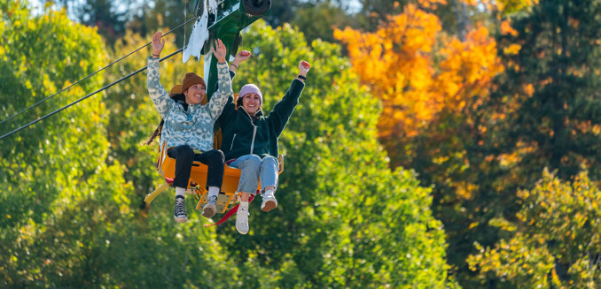 Sommet Saint Sauveur Dragon Parc Fun Automne Jour Activité
