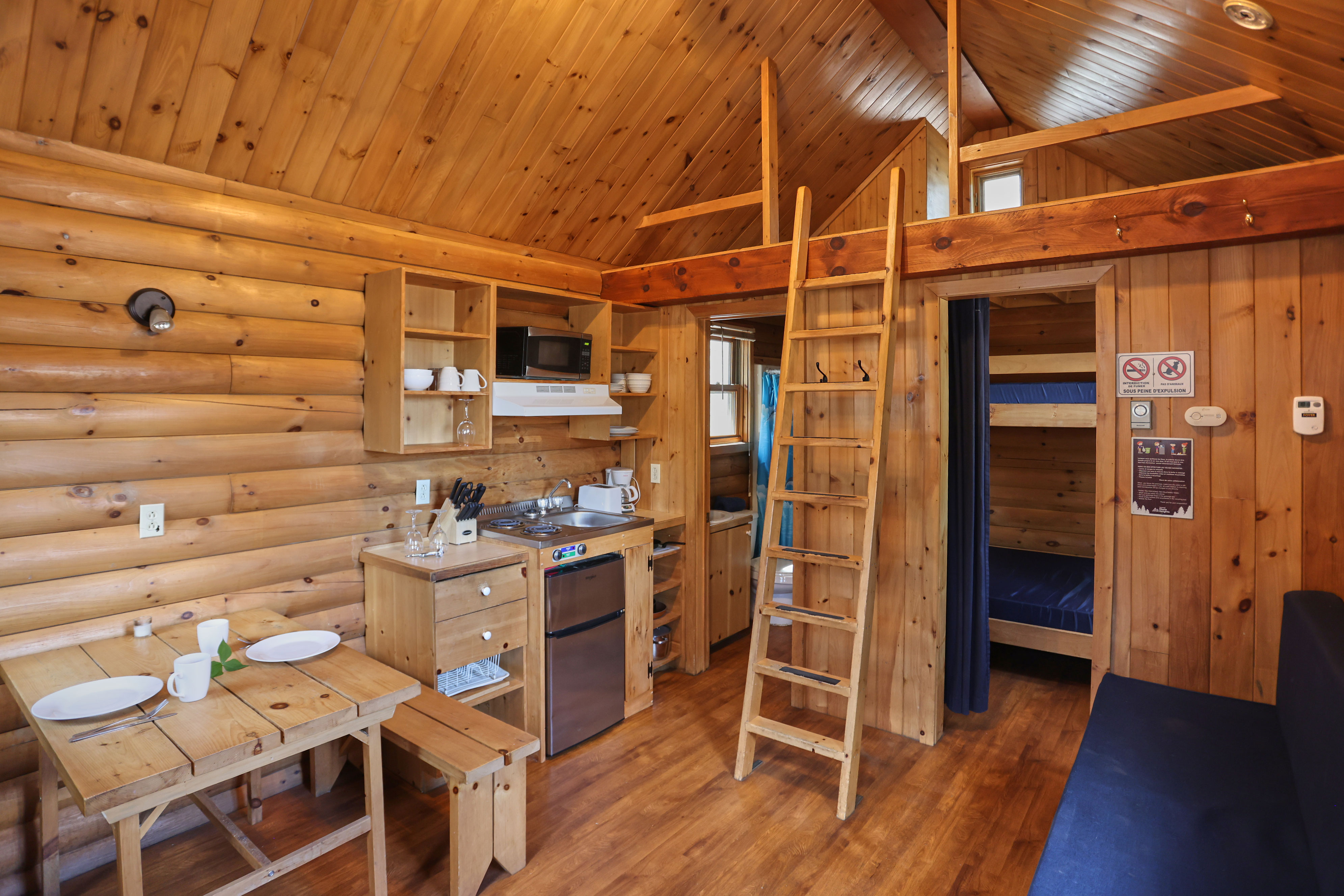 Sommet Morin Heights Camping Cabine Interieur 2