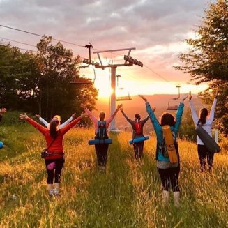 Sommet Saint Sauveur Randonnee Yoga Nature Coucher Soleil Detente