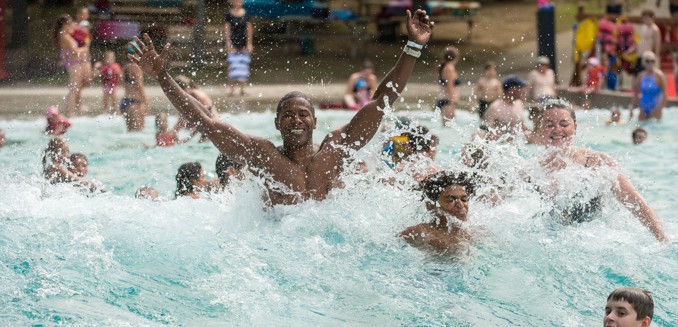 Sommet Saint Sauveur Parc Aquatique Famille Eau Ete Piscine Vague