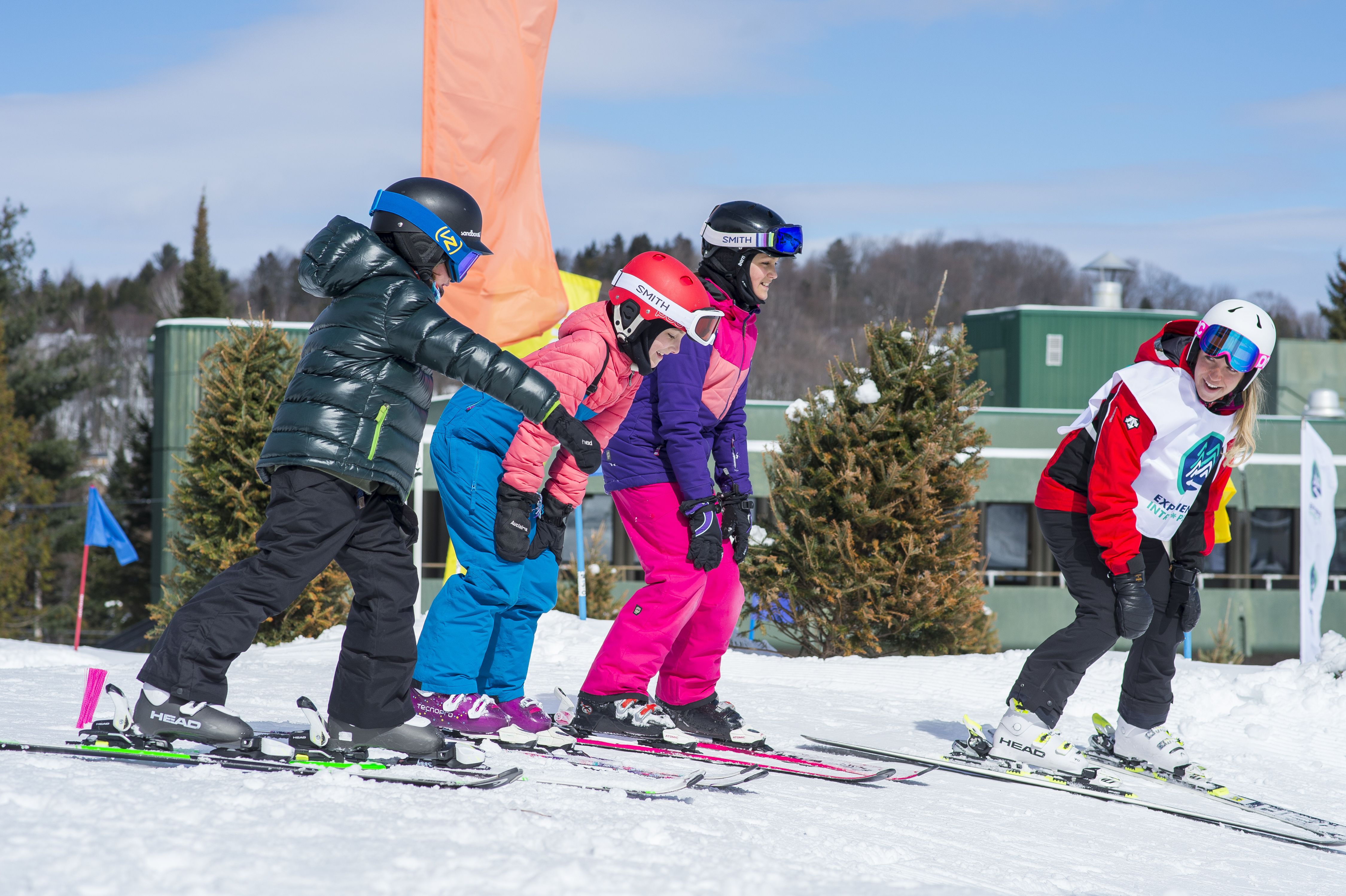 Sommet Saint Sauveur Versa Avila Jeune Cour Moniteur