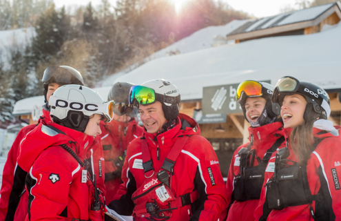 Détenir une certification de moniteur de ski ou planche à neige - Cinq (5) ans d'expérience pertinente, dont un minimum de trois (3) ans d’expérience en gestion