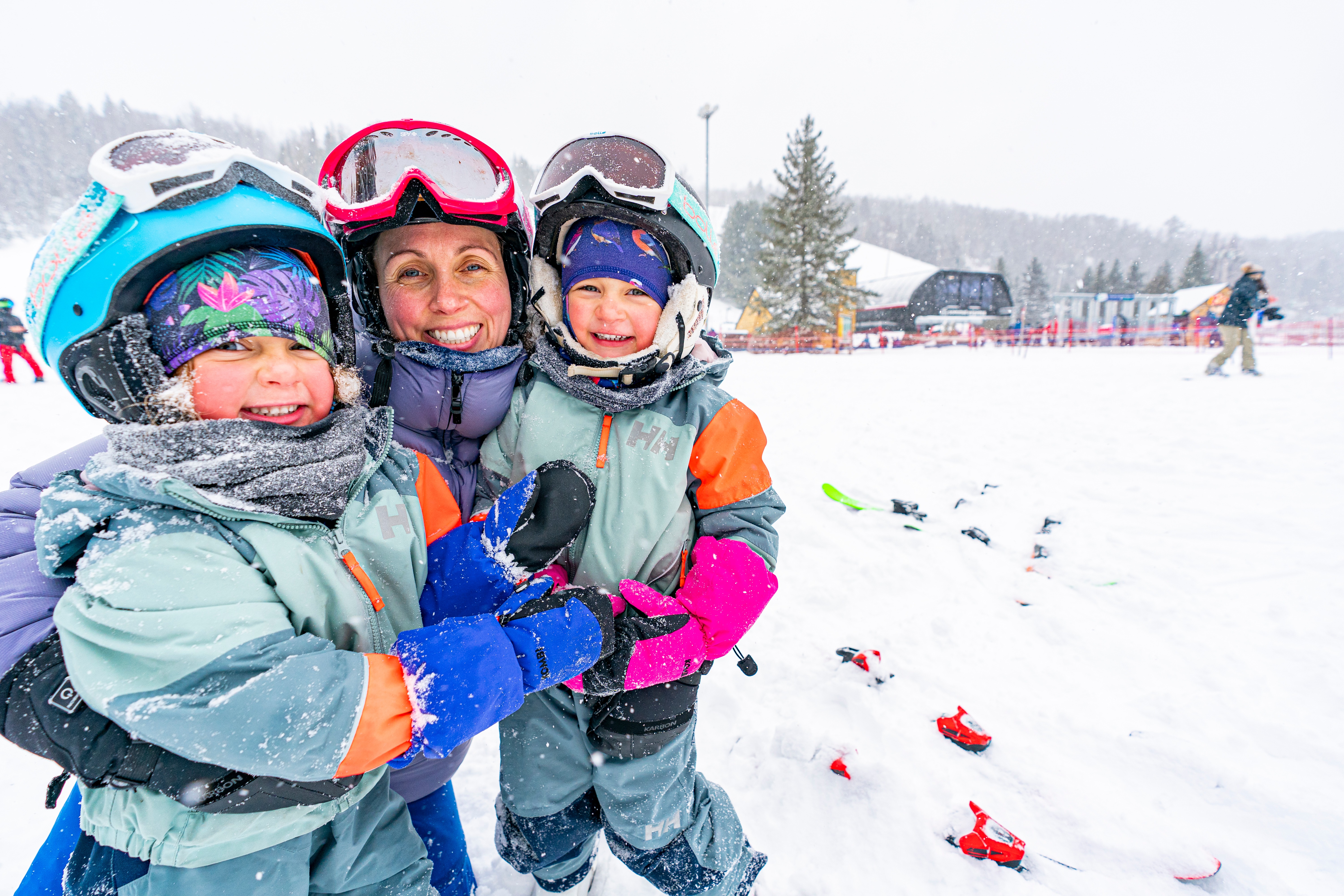 Sommet Saint Sauveur Ski Hiver Famille Vacances Jeunes Neige Enfant